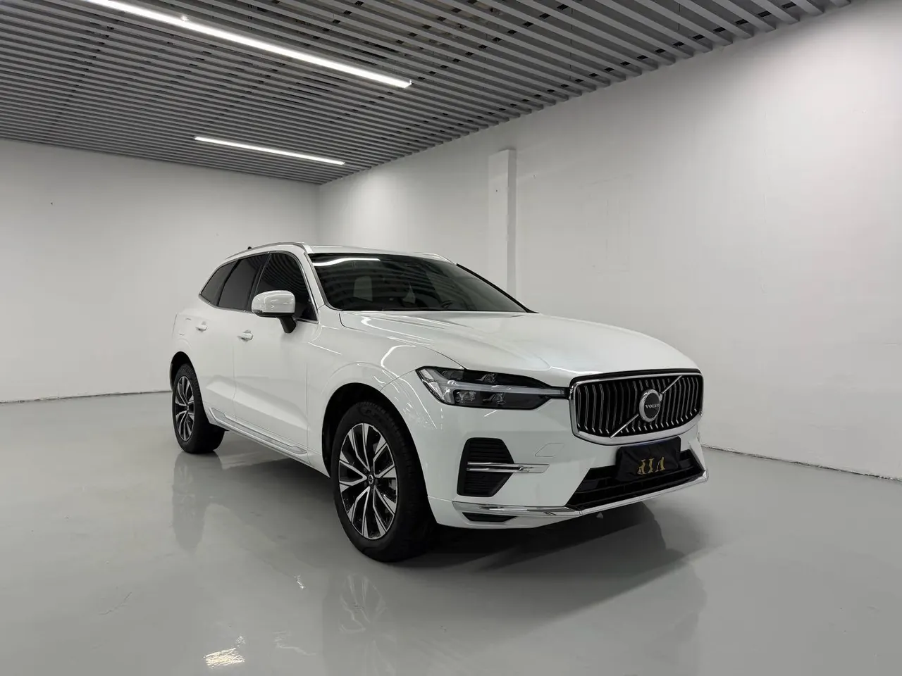 Volvo 2023 XC60 48V 2.0T B5 4-wheel drive Zhiyuan Deluxe Edition Automatic Gear 3