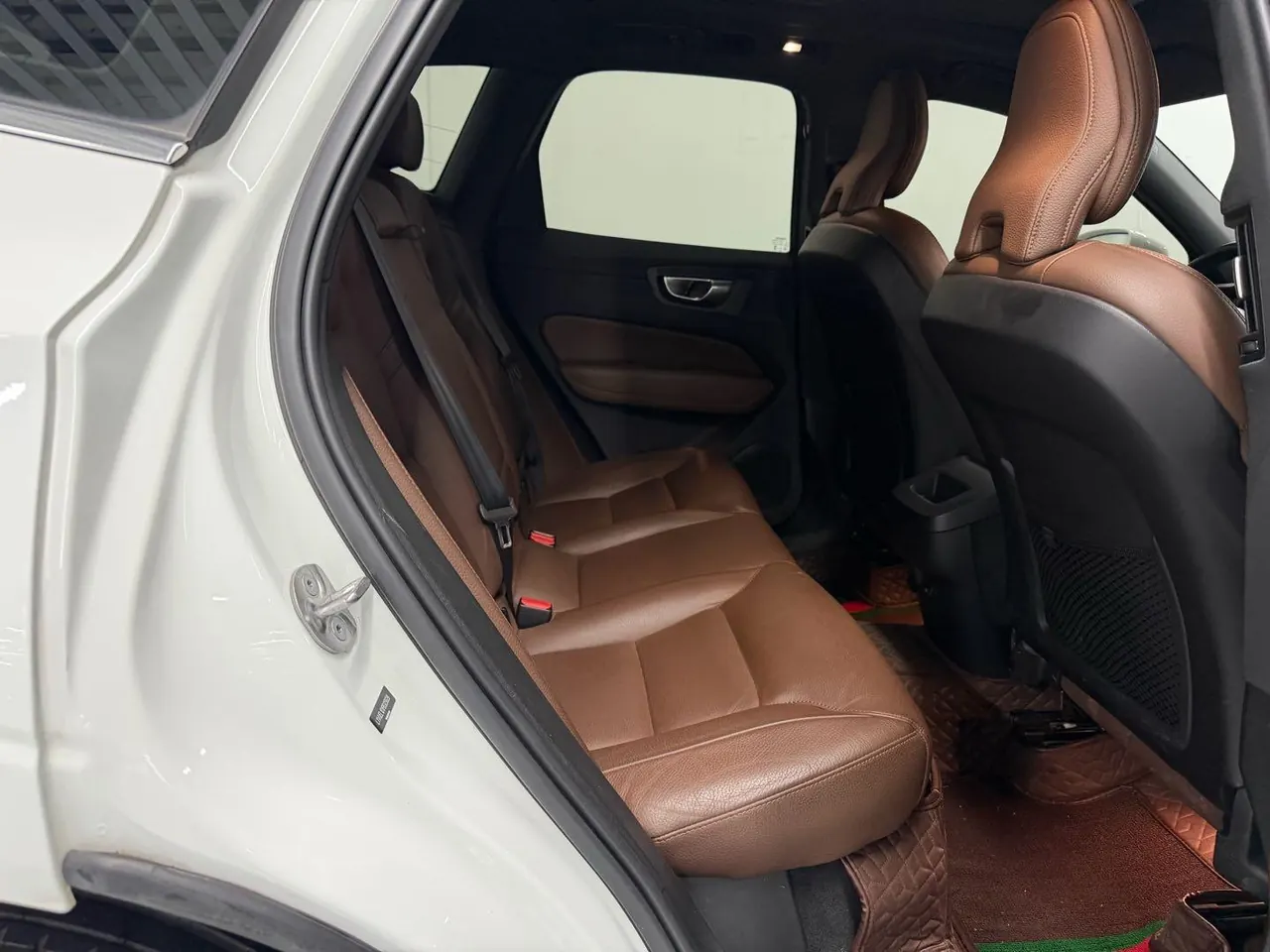Volvo 2023 XC60 48V 2.0T B5 4-wheel drive Zhiyuan Deluxe Edition Automatic Gear 9