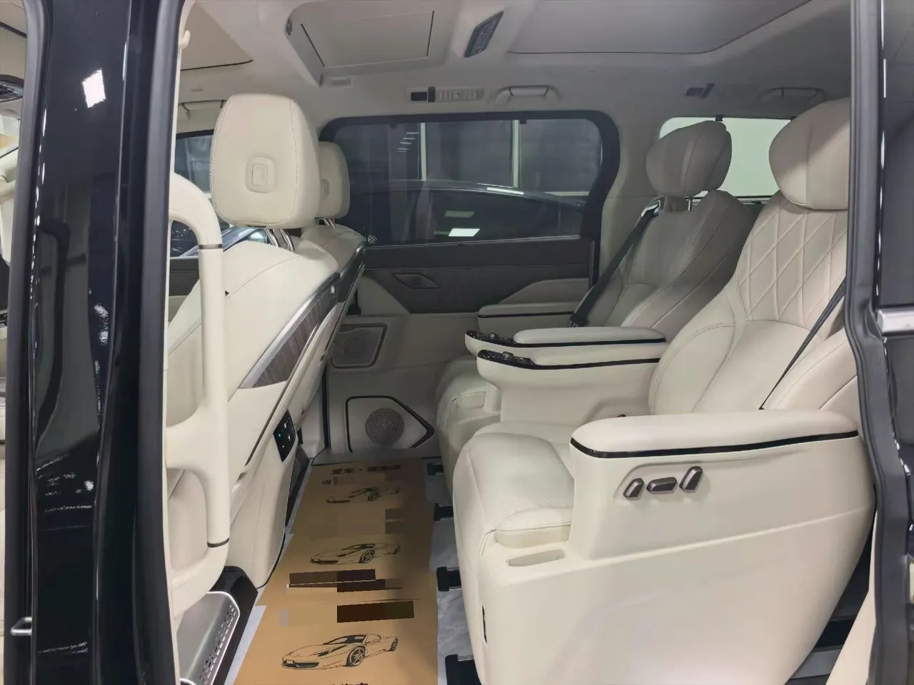 WEY 2025 VV7 Hi4 1.5T Four-Wheel-Drive Automatic Model 6