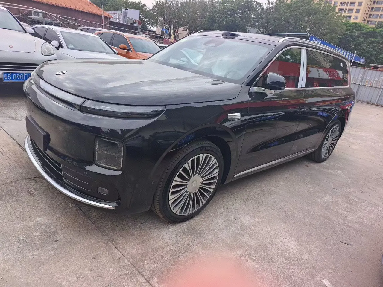 Leapmotor 2026 D 19 500 Zhizun Edition 6-seat Automatic Gear - View 1