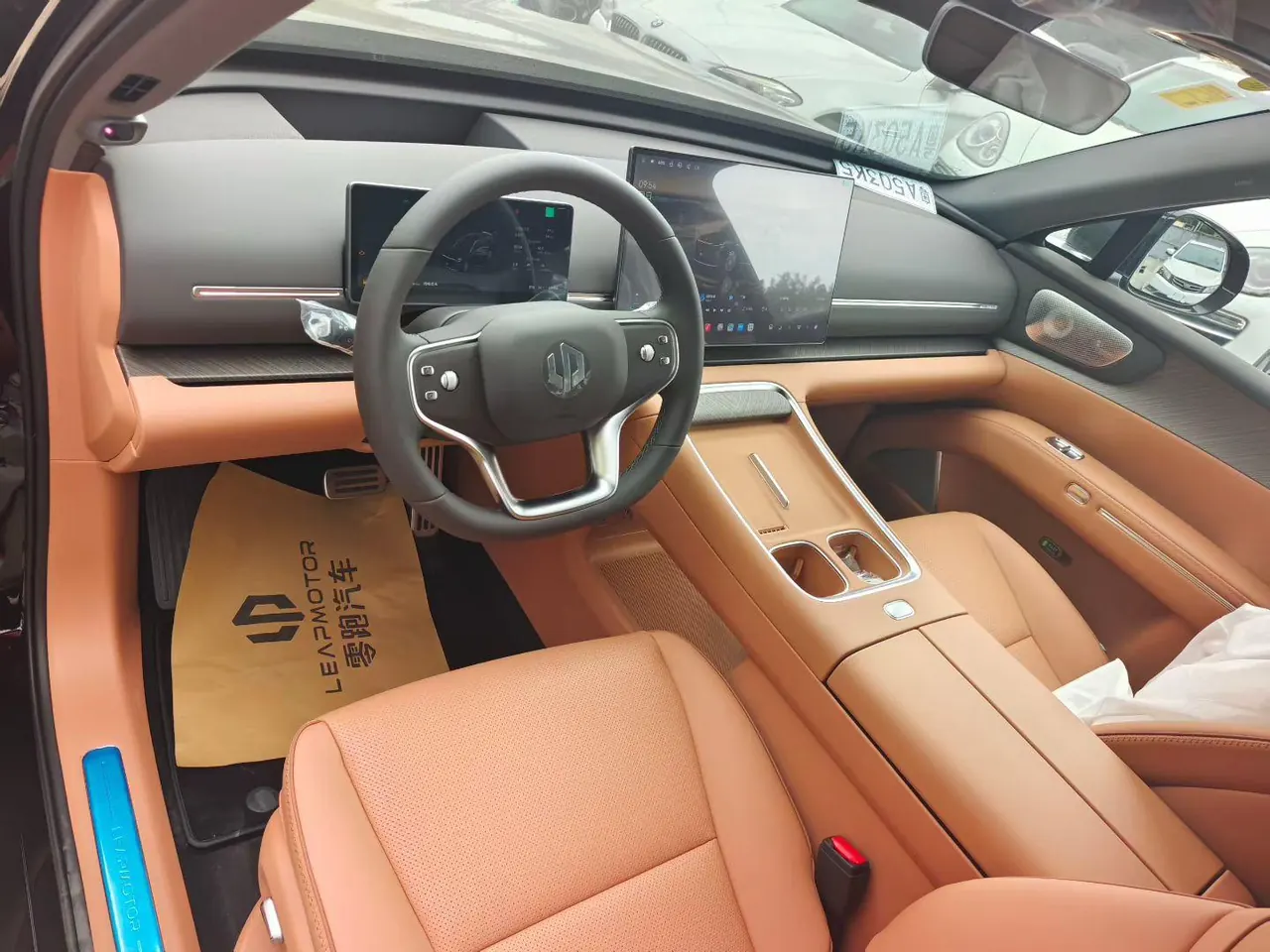 Leapmotor 2026 D 19 500 Zhizun Edition 6-seat Automatic Gear 2