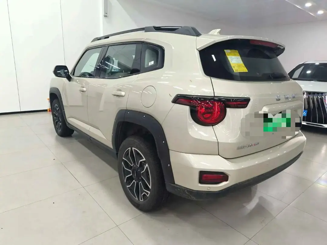 Open image lightbox: Haval 2026 big dog PLUS Hi4 1.5T 150km tidal wave electric version automatic gear