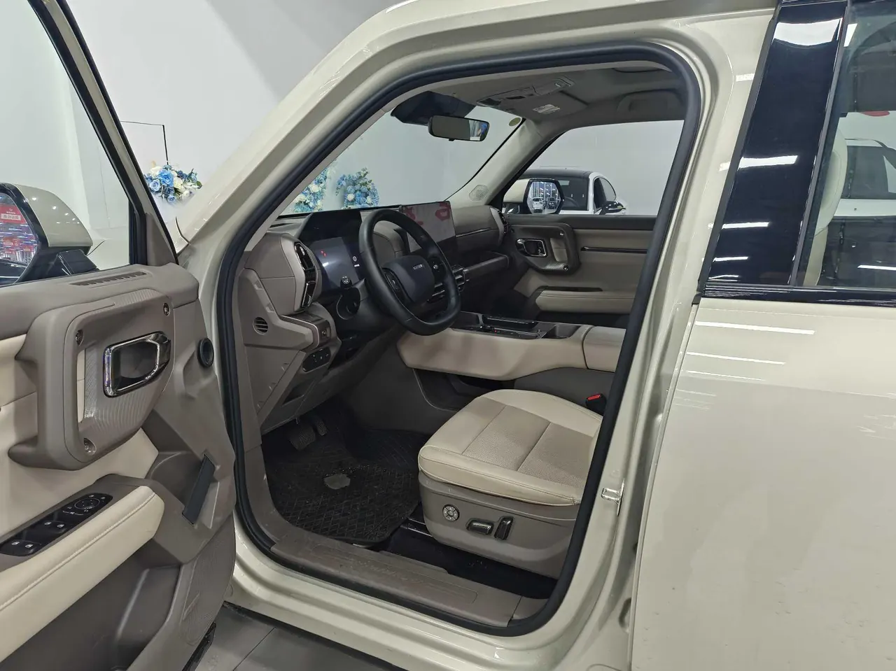 Haval 2026 big dog PLUS Hi4 1.5T 150km tidal wave electric version automatic gear 3