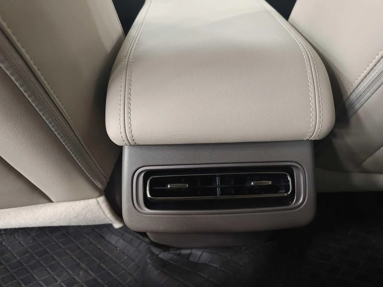 Haval 2026 big dog PLUS Hi4 1.5T 150km tidal wave electric version automatic gear 6