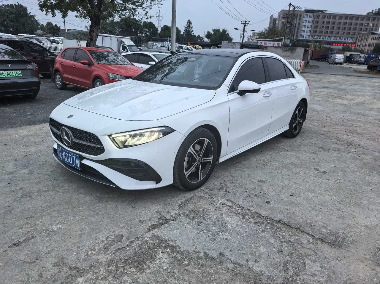 Открыть галерею: Mercedes Benz Class A 2023 A 200 L 1.3T Fashion Automatic Gear