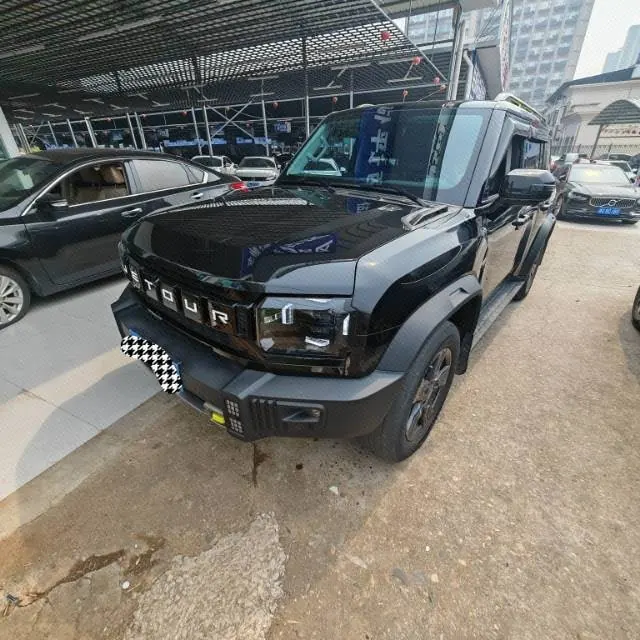 Jetour 2023 Travelers 1.5T Two-Drive Discovery PRO Automatic Gear - View 1