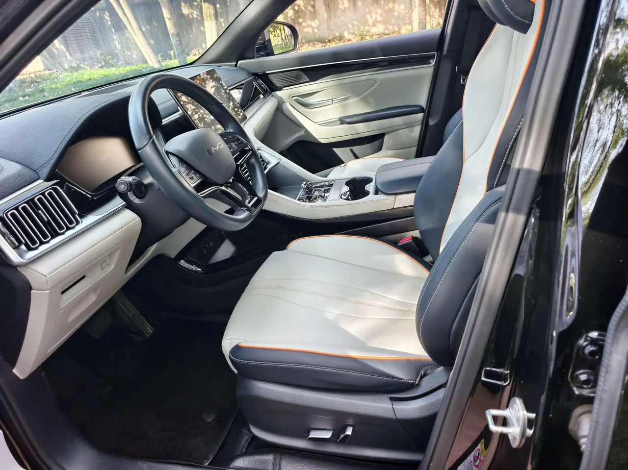 BYD 2023 Song PLUS EV Champion Edition 520KM Honorable Automatic Gear 5