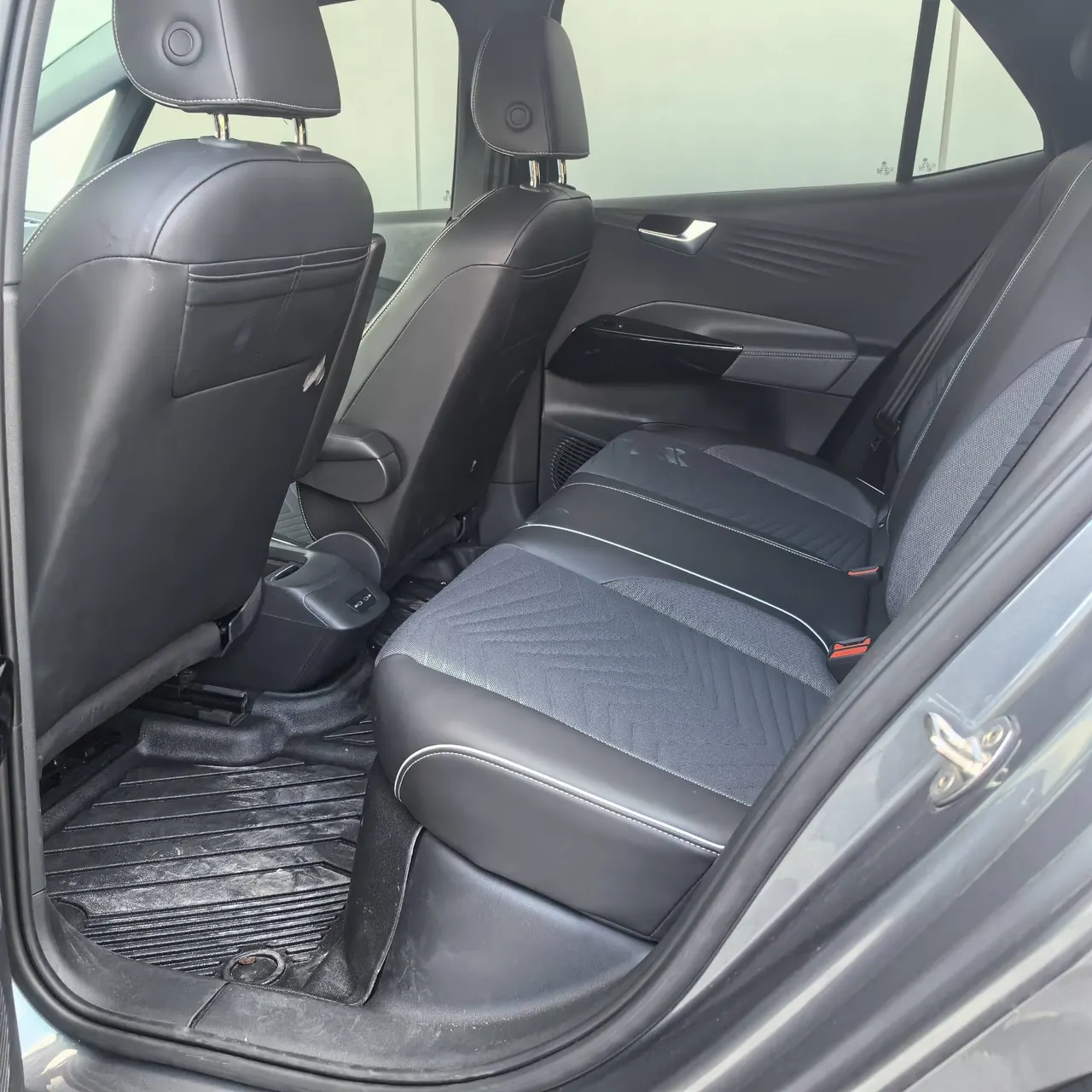Volkswagen 2023 ID. 3 Upgraded Pure Smart Edition, Automatic Transmission 3