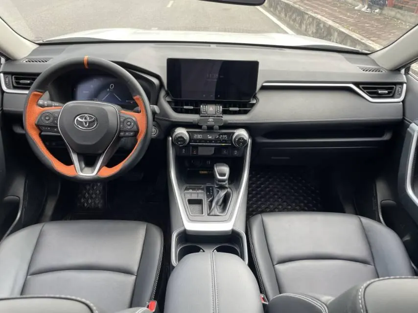 Toyota 2023 RAV4 Rongbo 2.0 Stepless Two-Drive Fashion Plus Edition Automatic Gear 7