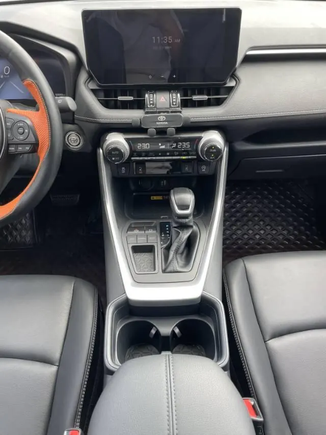 Toyota 2023 RAV4 Rongbo 2.0 Stepless Two-Drive Fashion Plus Edition Automatic Gear 8
