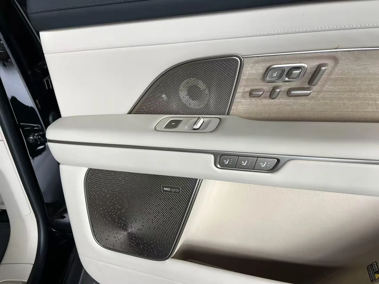 NIO 2026 ES8 6-seat executive deluxe automatic gear 6