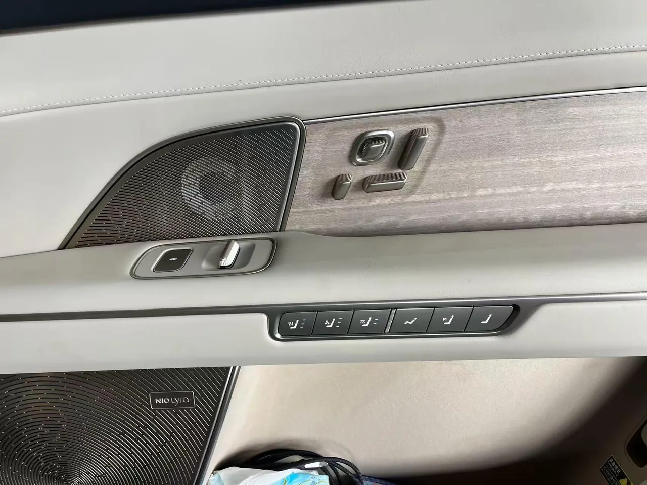 NIO 2026 ES8 6-seat executive deluxe automatic gear 8