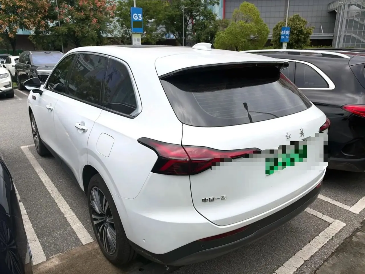 HongQi 2026 HS6 PHEV 1.5T 240 Smart Hybrid Automatic Gear 2