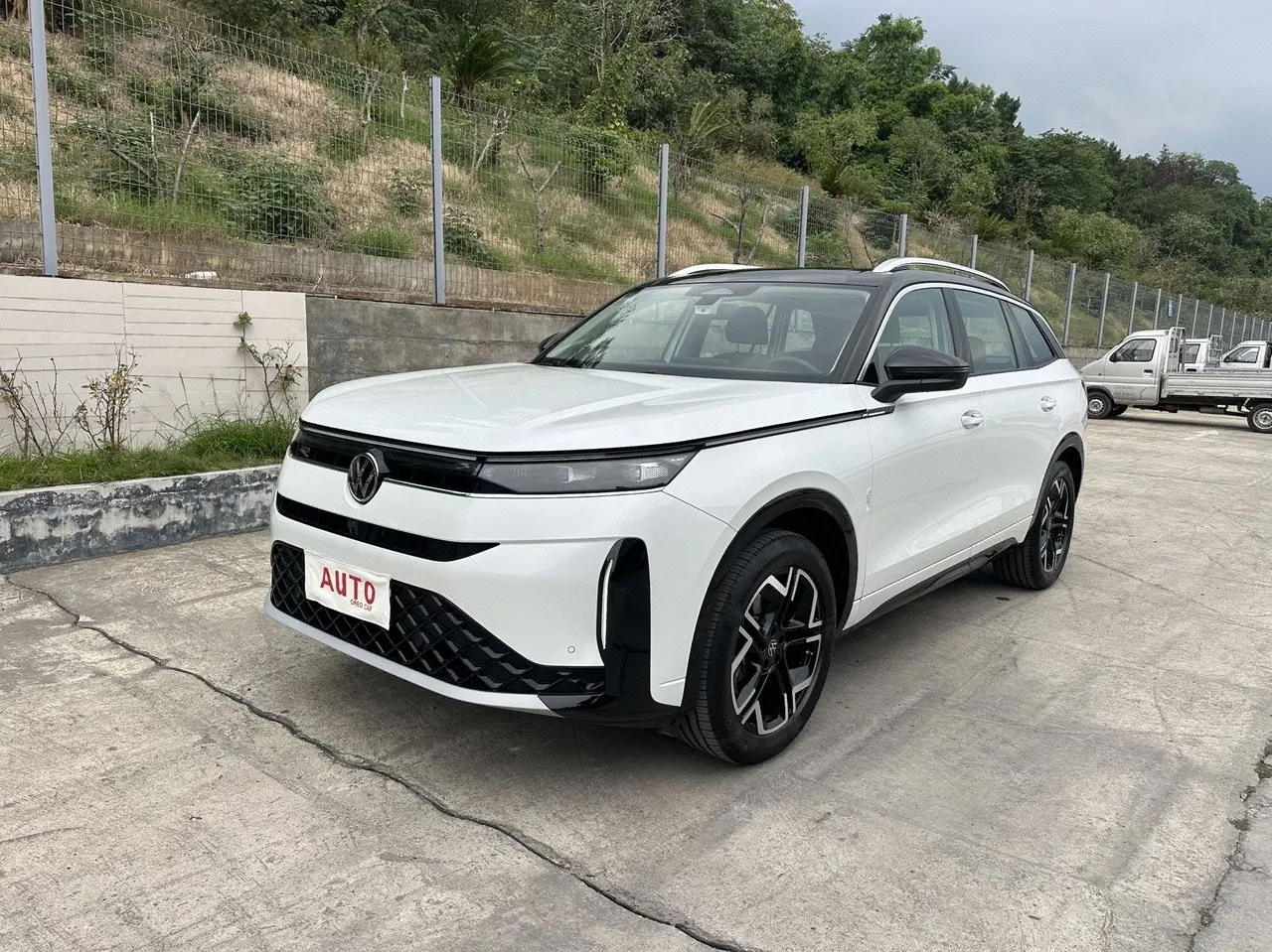 打开图片灯箱:Volkswagen 2026 models of the tour 2.0TSI 450TSI four-wheel drive extreme version of the automatic gear