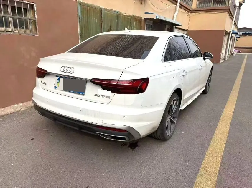 Audi 2022 A4L 2.0TFSI 40TFSI Fashion Dynamic Automatic 2