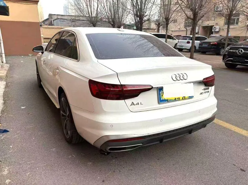 Audi 2022 A4L 2.0TFSI 40TFSI Fashion Dynamic Automatic 3