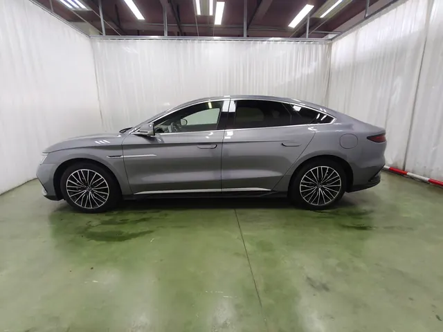 BYD 2022 Han DM-i 1.5T stepless 121KM noble automatic gear 2