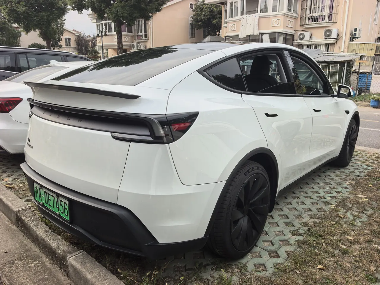 Tesla 2025 Model Y long endurance all-wheel drive version (modified) automatic gear 8