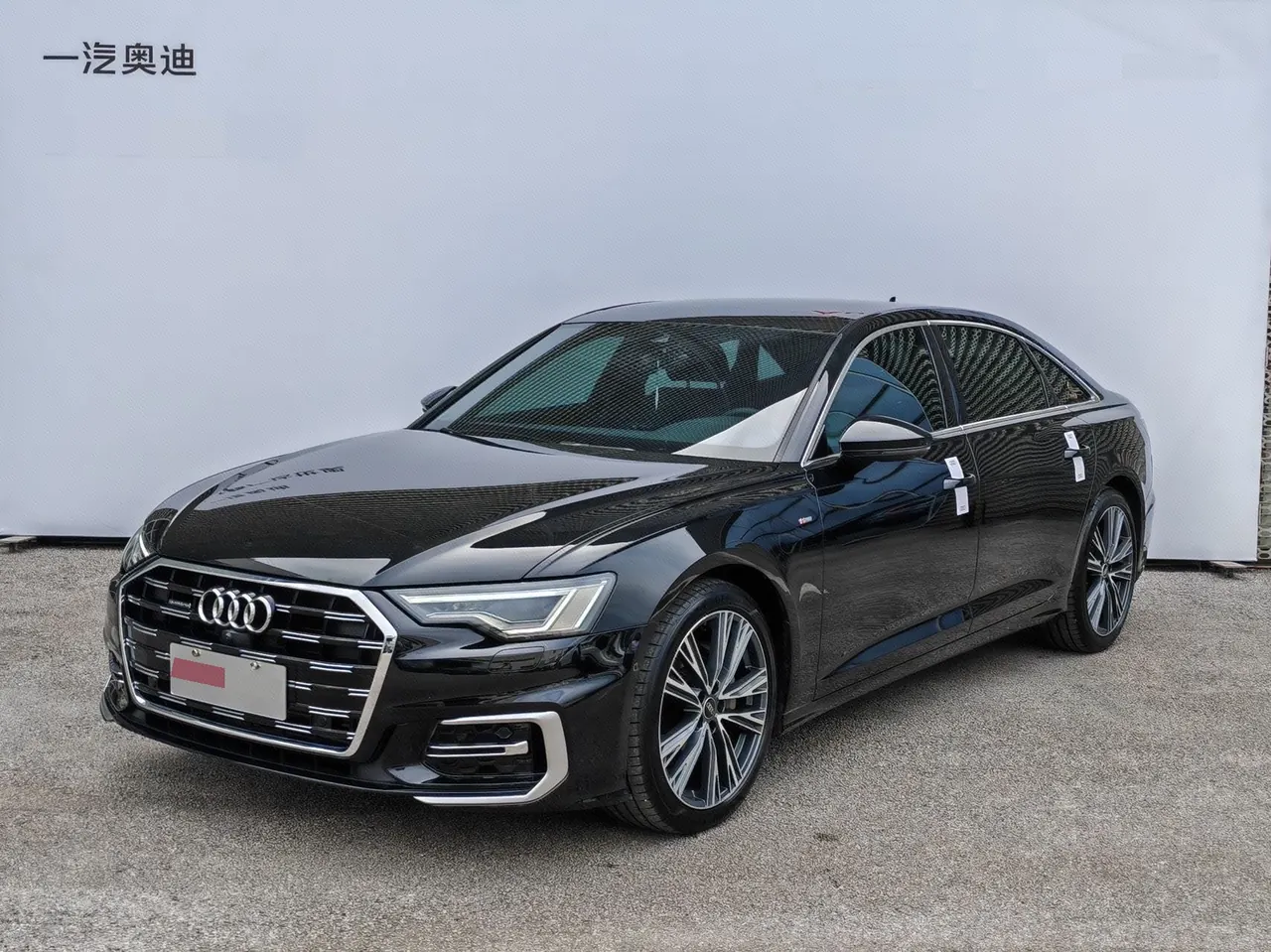 Открыть галерею: Audi 2023 A6L 2.0TFSI 45TFSI Quattro Selected Dynamic Automatic