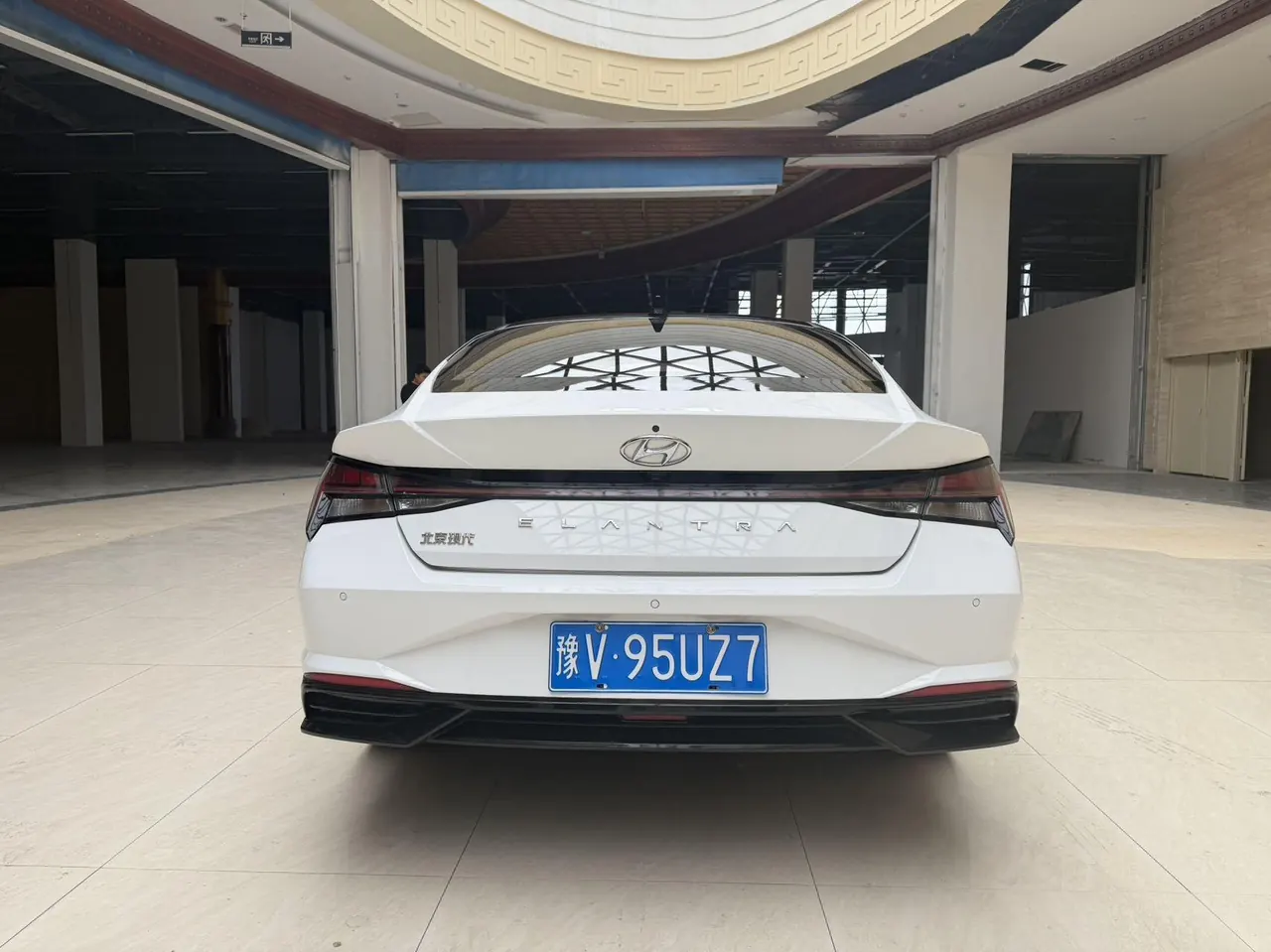 Hyundai 2022 Elantra -3-compartment 1.5 stepless LUX premium automatic gear 5