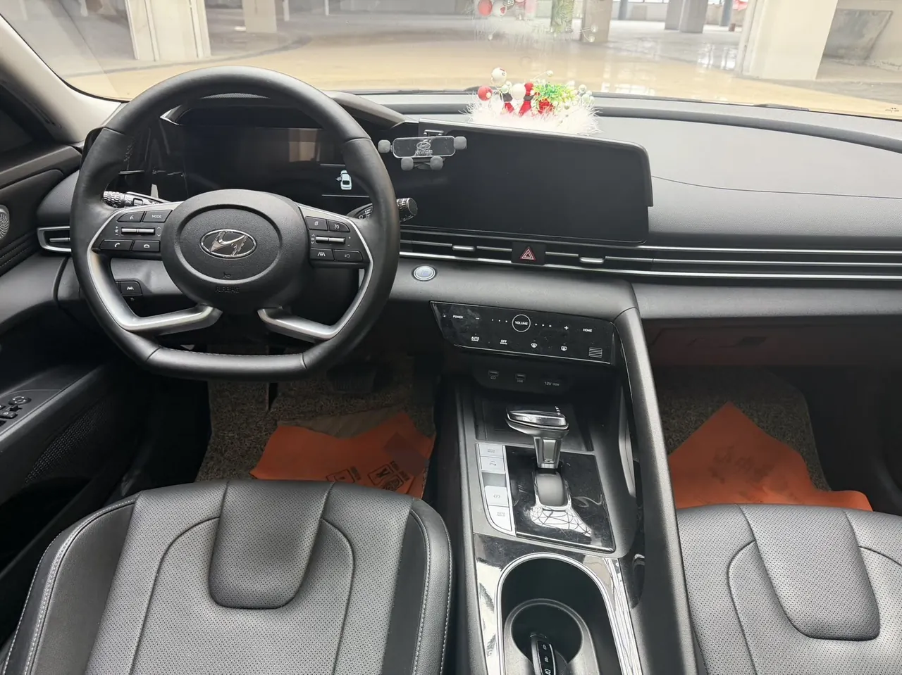 Hyundai 2022 Elantra -3-compartment 1.5 stepless LUX premium automatic gear 9