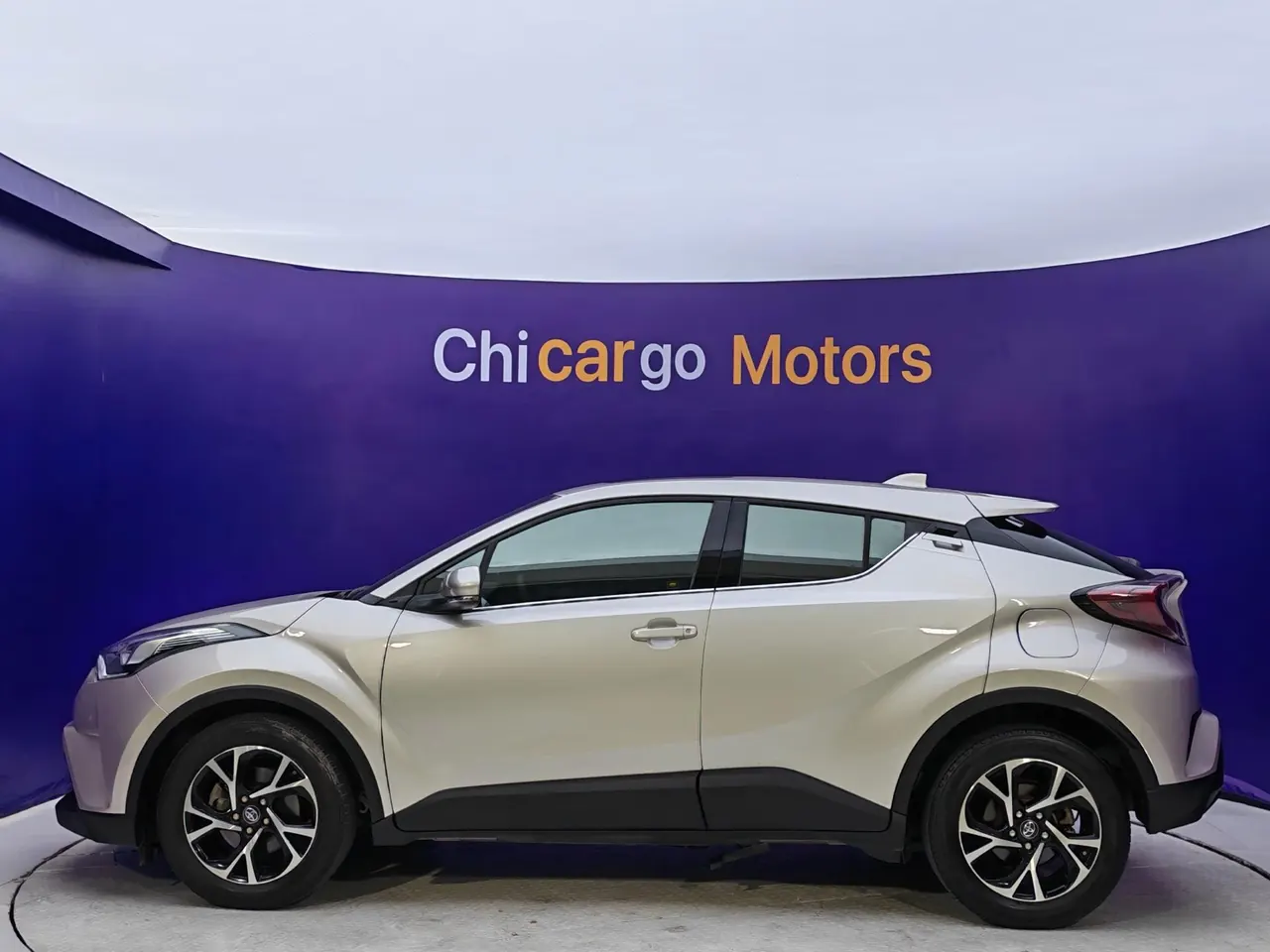Toyota 2020 C- HR 2.0 Stepless Deluxe Edition Automatic Gear 3