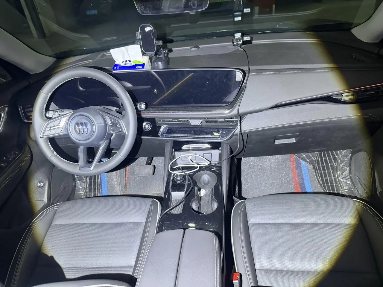 Buick 2023 Angkewei Plus 48V 2.0T Avenir 5-seat automatic gear 4