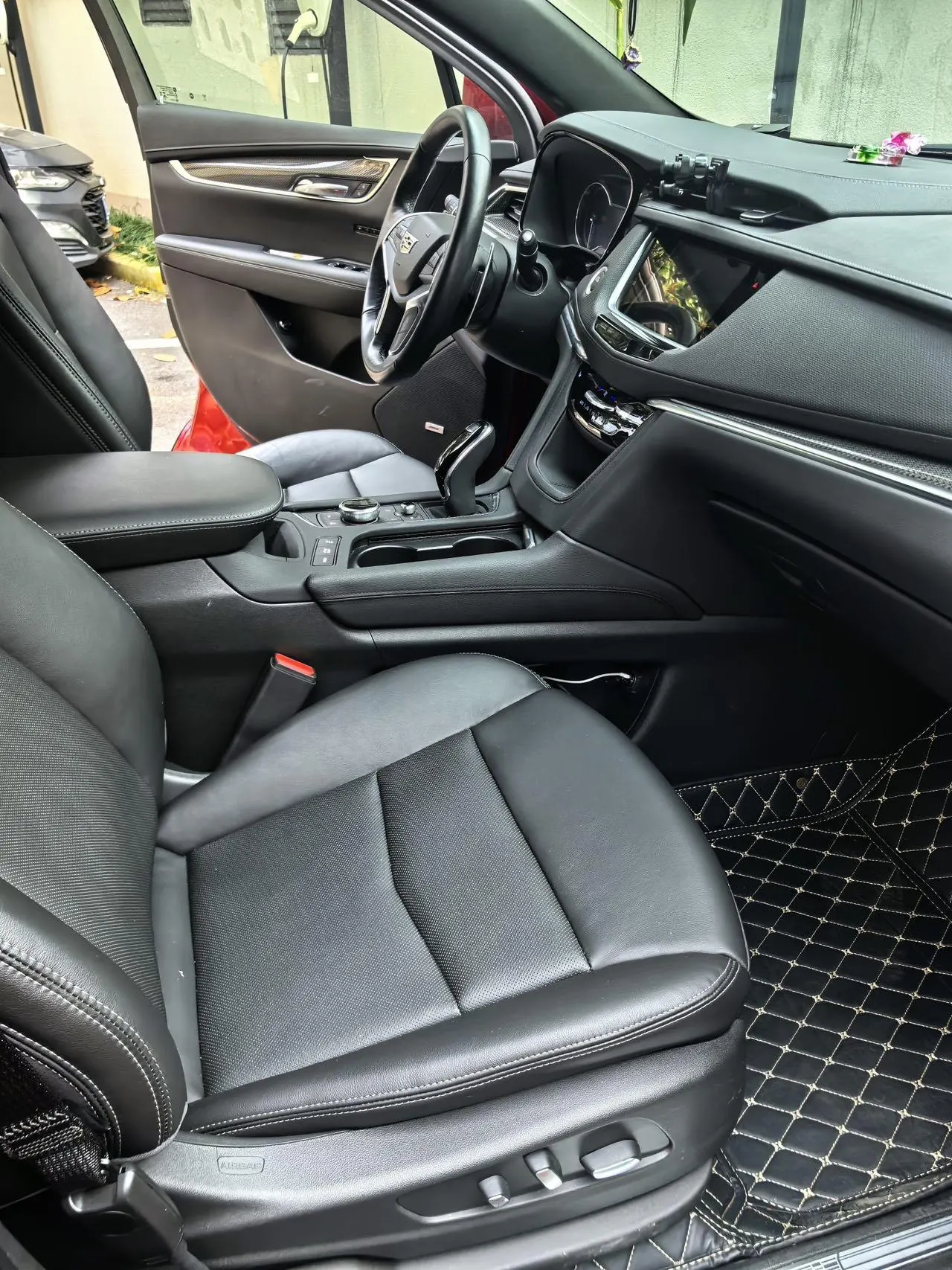 Cadillac 2022 XT5 48V 2.0T 4-wheel drive fashion automatic gear 9
