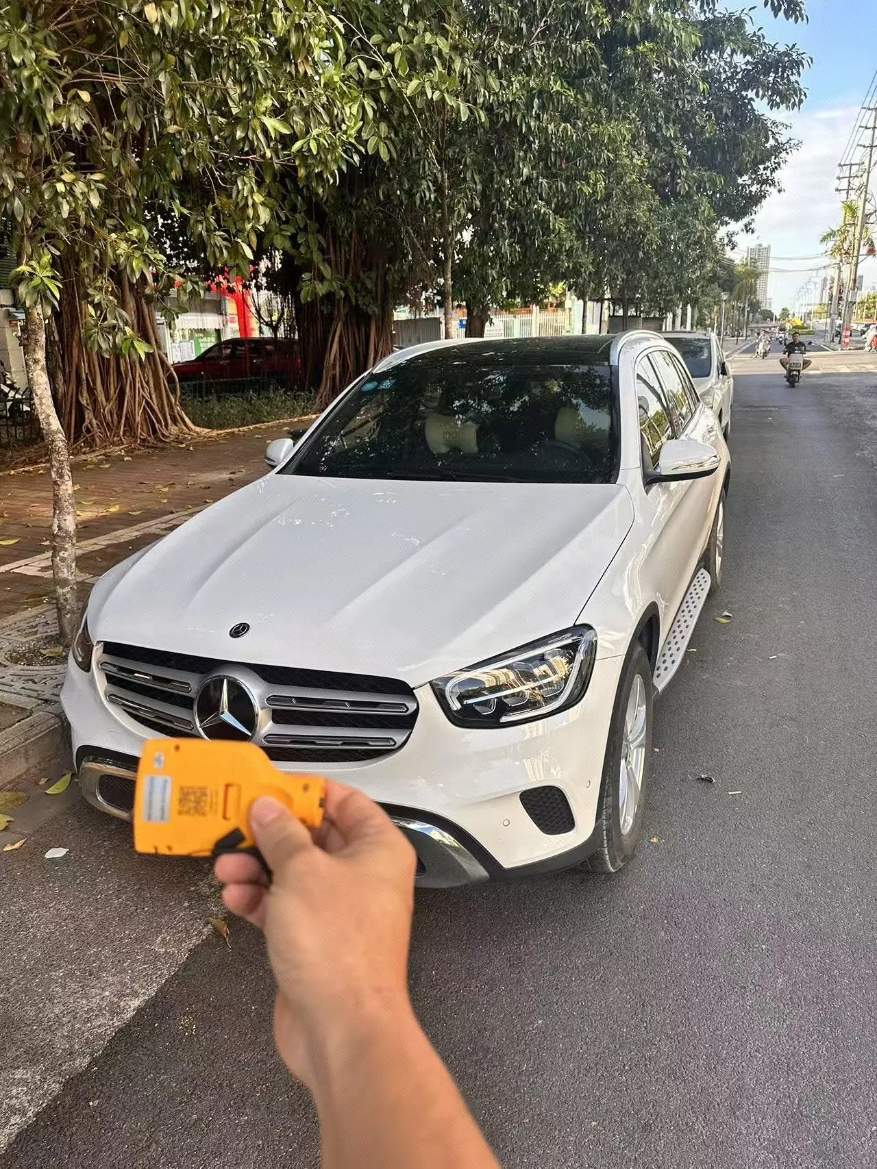 Открыть галерею: Mercedes Benz 2020 GLC 260 L 4MATIC 2.0T Dynamic (Modified) Automatic Gear
