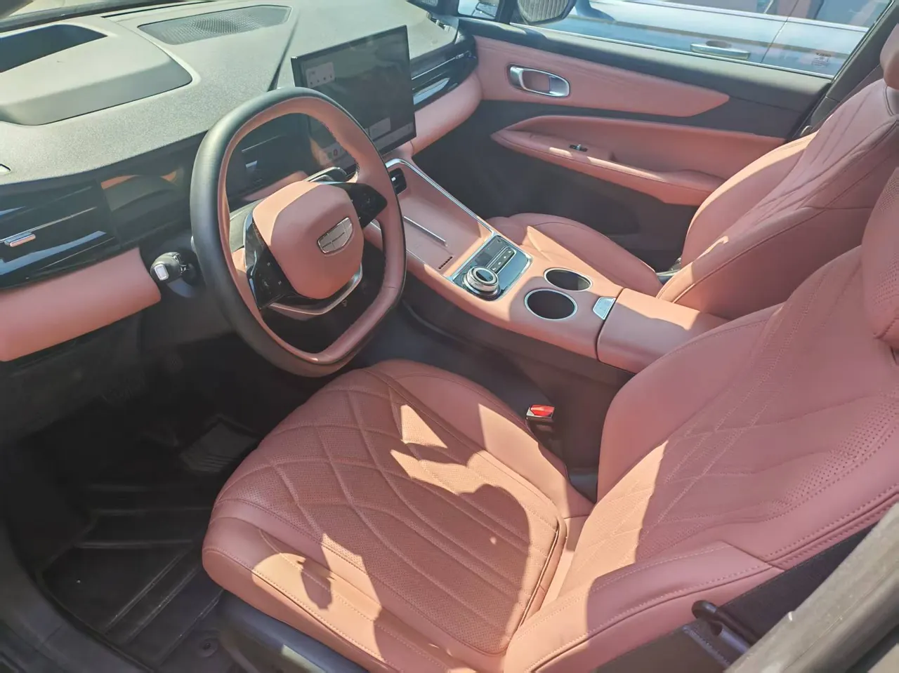 Geely 2026 Boyue REV 375km Long Endurance Platinum Extended Range Zhizun Edition Automatic Gear 4