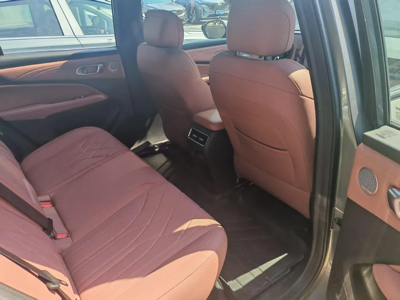 Geely 2026 Boyue REV 375km Long Endurance Platinum Extended Range Zhizun Edition Automatic Gear 5