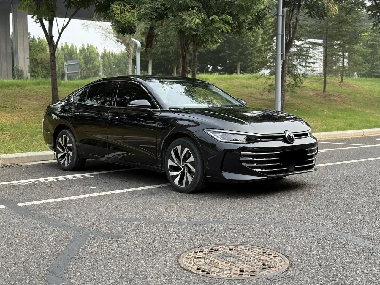 Volkswagen 2025 Passat Pro 2.0TSI 380TSI Long Yao Edition Automatic 3