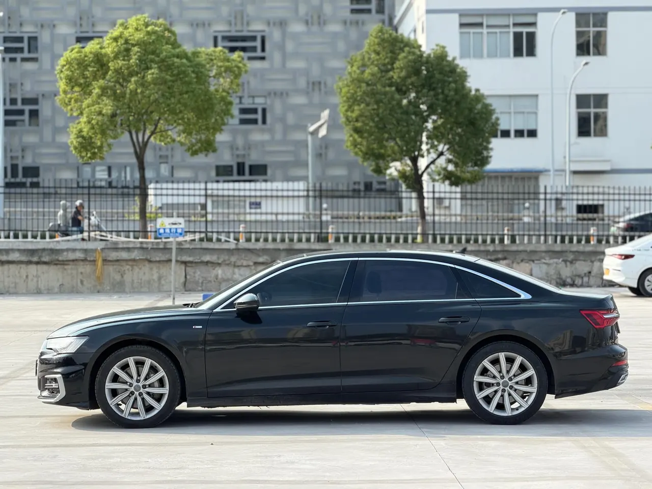 Audi 2020 A6L 2.0TFSI 45TFSI Selected Dynamic Automatic 5