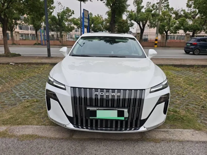 Roewe 2025 M7 DMH 1.5 160km Premium Edition Automatic Gear 2