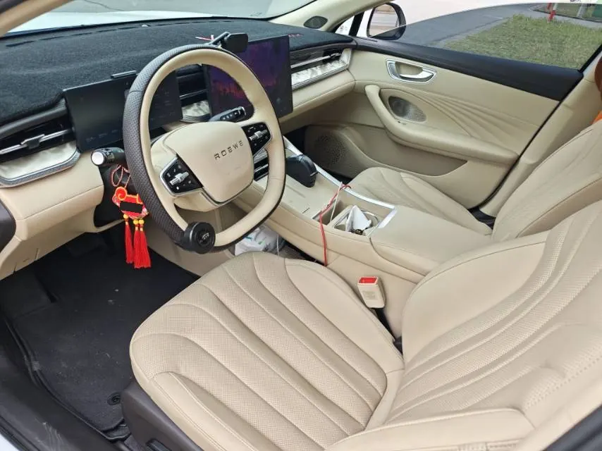 Roewe 2025 M7 DMH 1.5 160km Premium Edition Automatic Gear 4