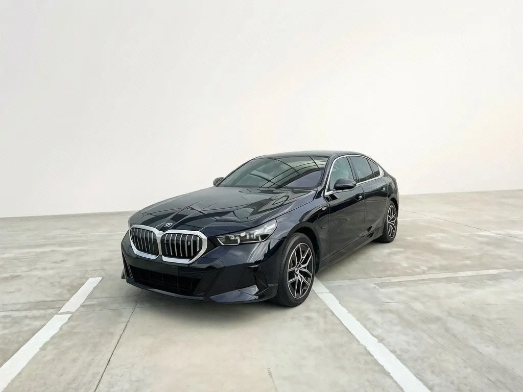 BMW 2025 i5 eDrive 35L M sports suit automatic gear - View 1
