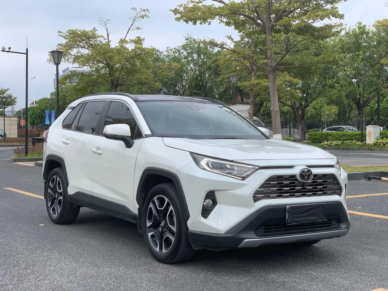 Toyota 2020 RAV4 Rongbo 2.0 Stepless Two-Drive Premium Edition Automatic Gear 3