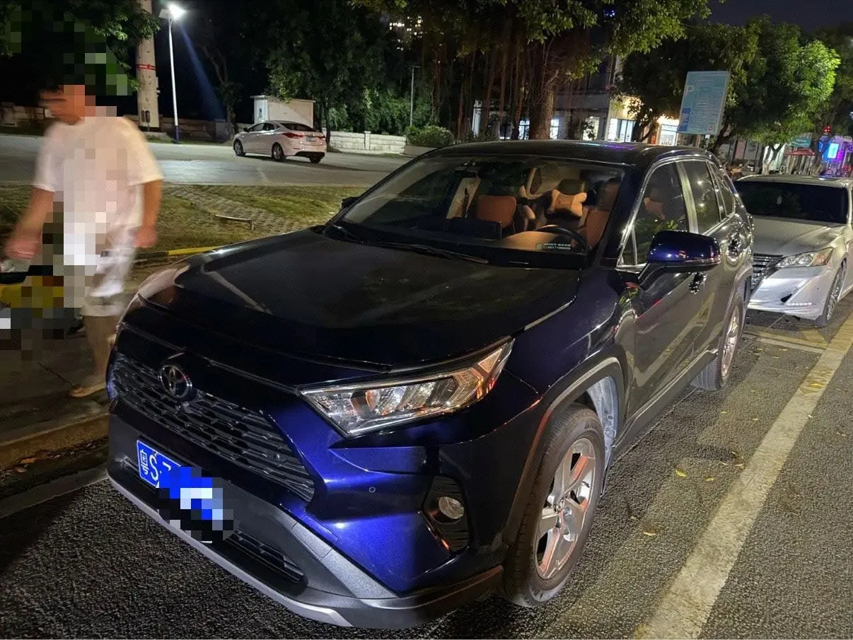 Open image lightbox: Toyota 2022 RAV4 Rongbo 2.0 Stepless Two-Drive Fashion Plus Edition Automatic Gear