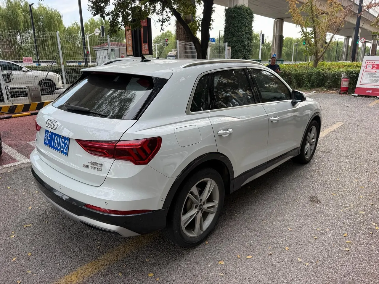 Audi 2022 Q3 1.4TFSI 35TFSI Fashion Elegant Automatic Gear 8
