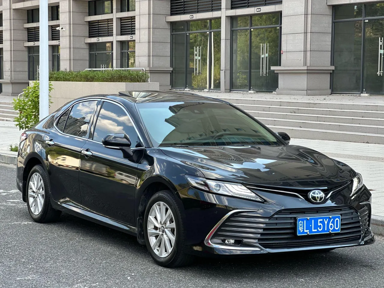 Toyota 2021 Camry 2.0G Stepless Deluxe Edition Automatic Gear 3