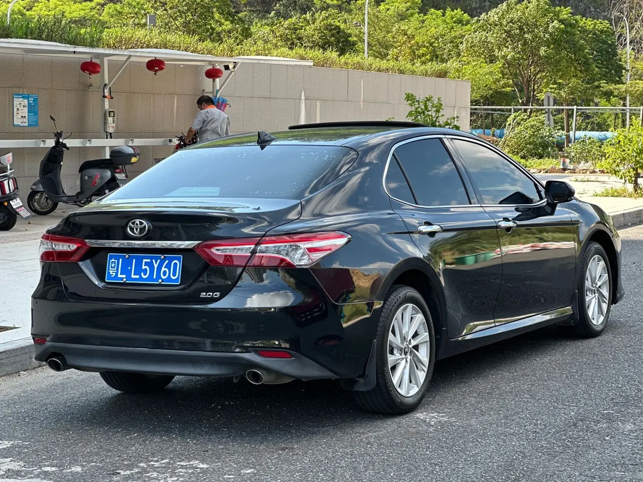 Toyota 2021 Camry 2.0G Stepless Deluxe Edition Automatic Gear 4