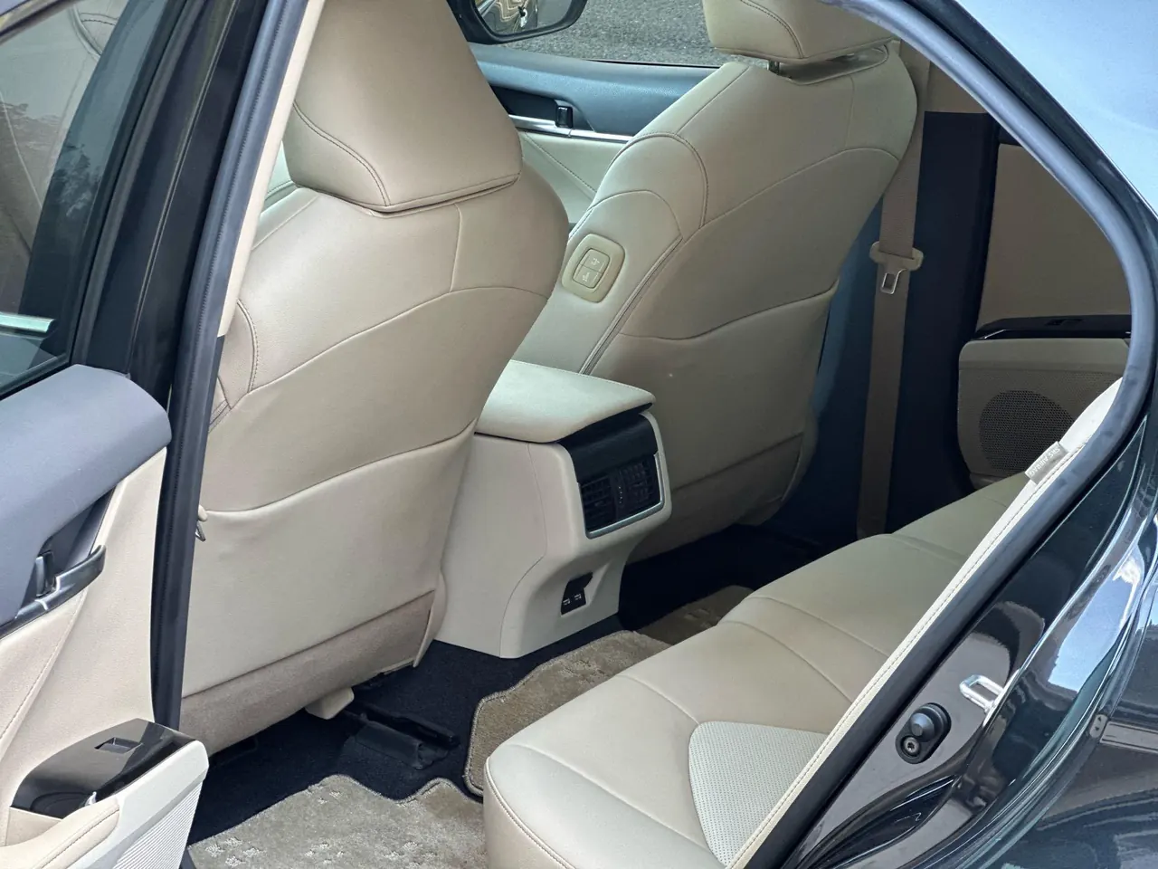 Toyota 2021 Camry 2.0G Stepless Deluxe Edition Automatic Gear 8