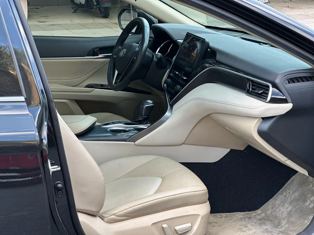 Toyota 2021 Camry 2.0G Stepless Deluxe Edition Automatic Gear 9
