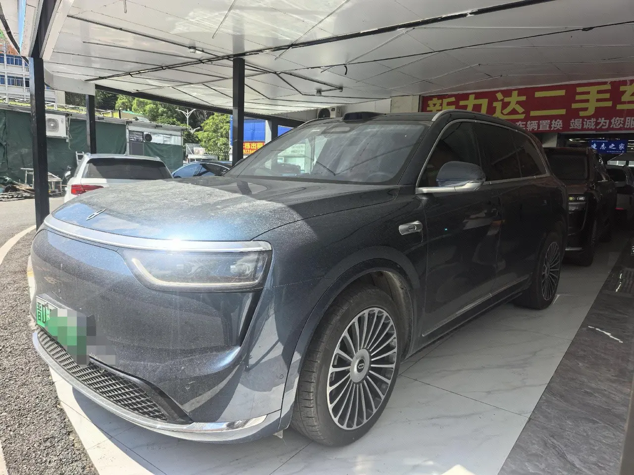 AITO 2025 AITO M8 Ultra 6-seat 4-wheel drive automatic gear - View 1
