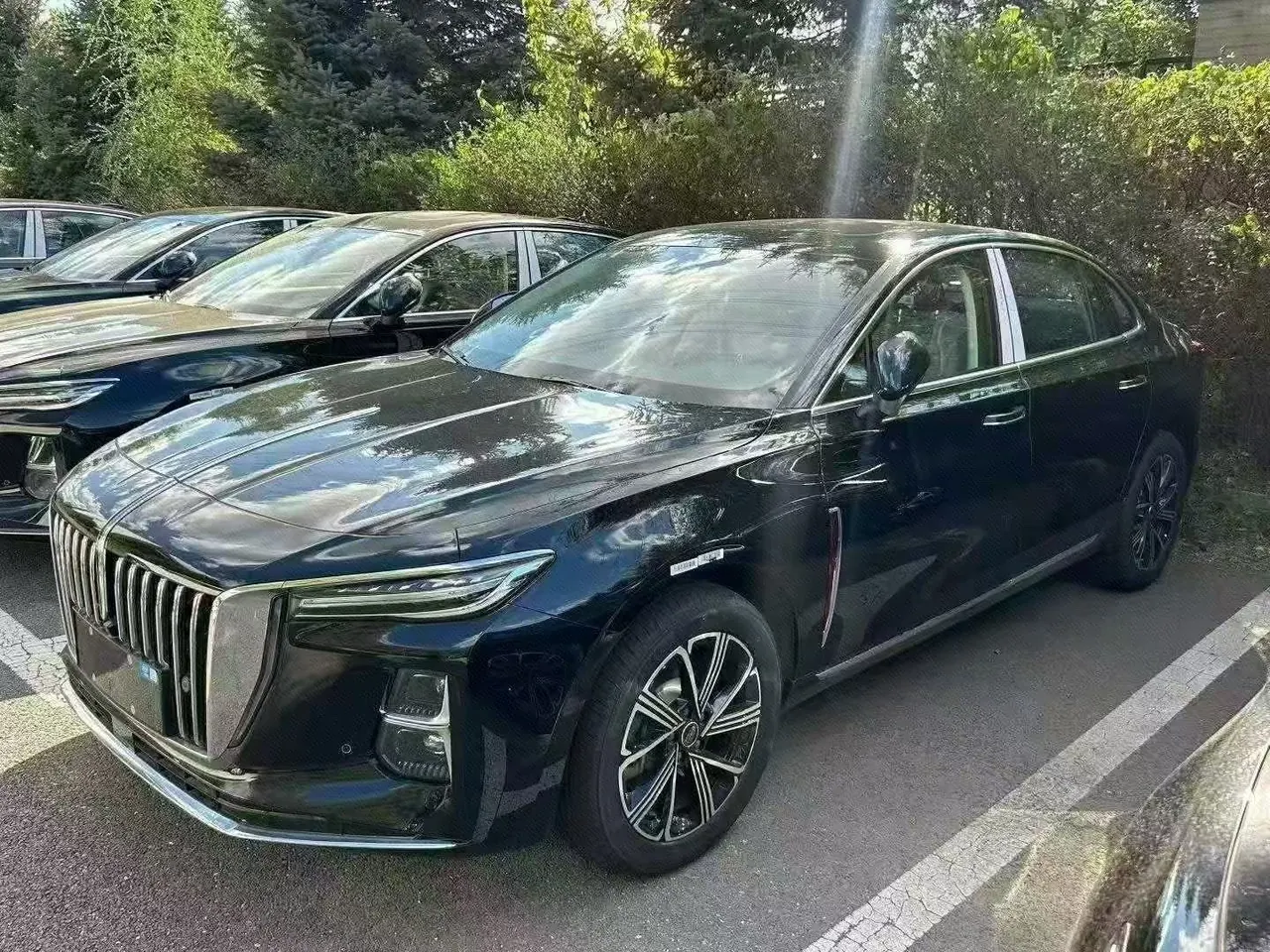 HongQi 2025 H5 PHEV 1.5T 130 Super Hybrid Automatic Gear - View 1