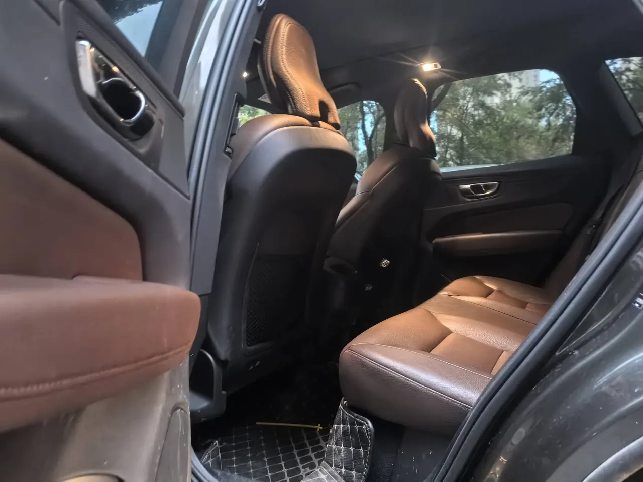 Volvo 2021 XC60 2.0T T5 4-wheel drive smart luxury automatic gear 3