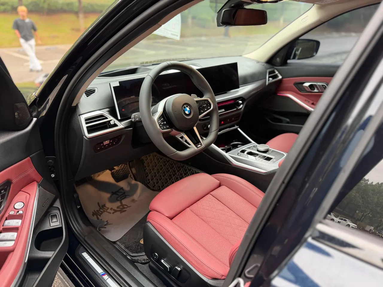 BMW 3 Series 2026 330Li 2.0T M Sports Obsidian Night Suit Automatic Gear 5