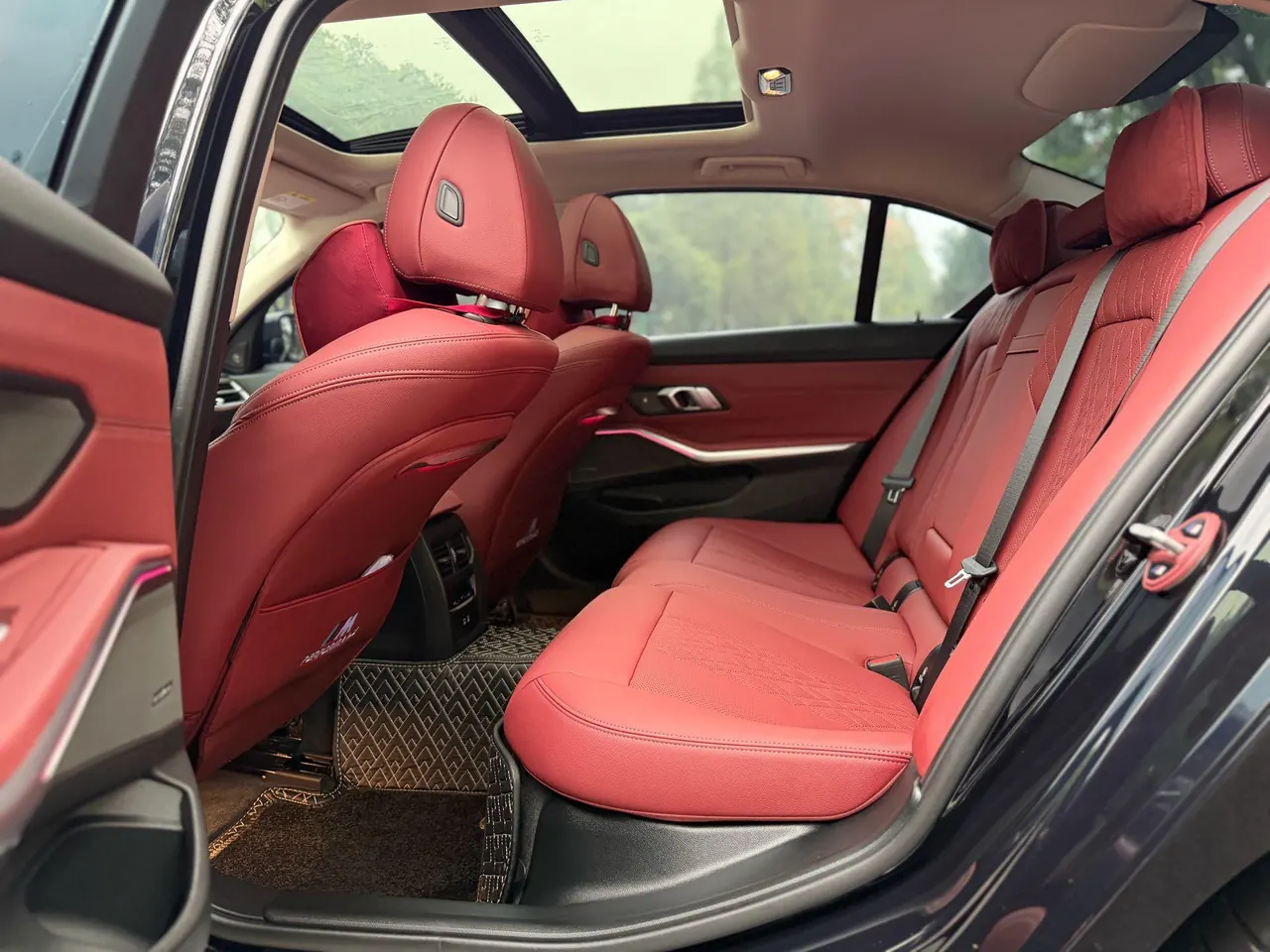 BMW 3 Series 2026 330Li 2.0T M Sports Obsidian Night Suit Automatic Gear 7
