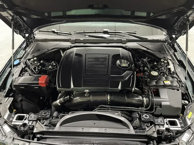 Jaguar 2021 XFL 2.0T P 12500.00g Drive Enjoy Deluxe Edition Automatic Gear 10