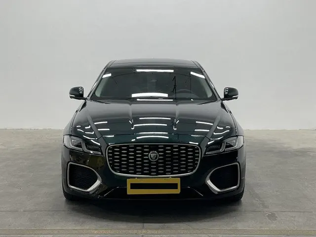 Jaguar 2021 XFL 2.0T P 12500.00g Drive Enjoy Deluxe Edition Automatic Gear 12
